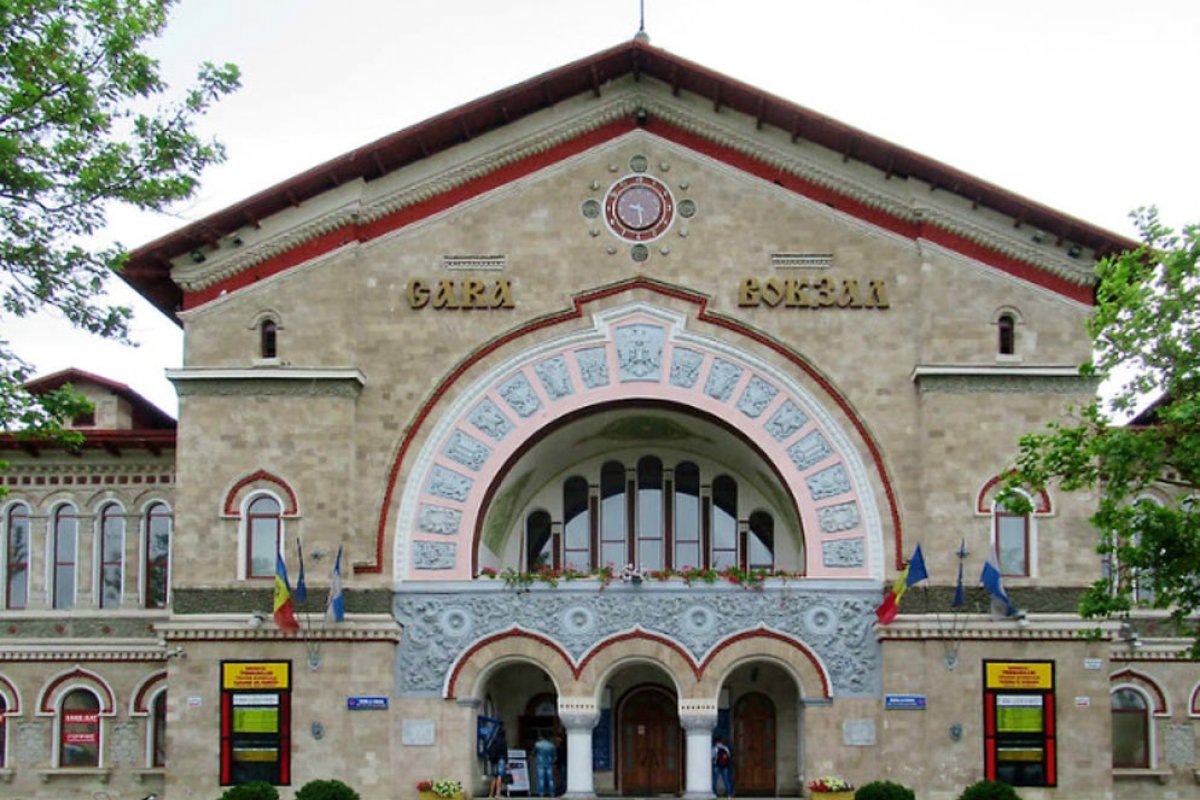 Chisinau railway station: from historic to modern place