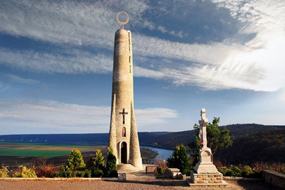 Monument The Candle of Gratitude